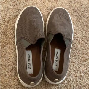 Steve Madden slip ons